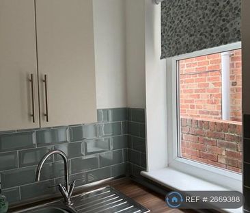 2 bedroom semi-detached house to rent - Photo 5