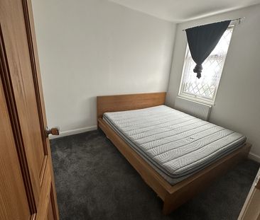 3 Bed Terraced House, Denmark Road, SE25 - Photo 2