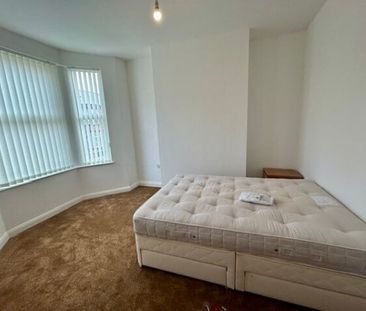 Astonwood Road, Birkenhead - Photo 1