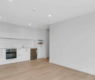 Secure two bedroom Apartment - Photo 1