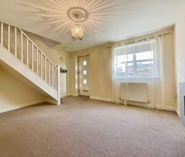 2 bedroom Semi-Detached House to let - Photo 1