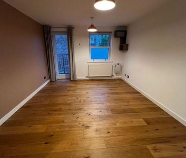 2 bedroom property to rent - Photo 1