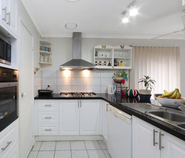 Beautiful Family Home in Prime Rowville Location! - Photo 4