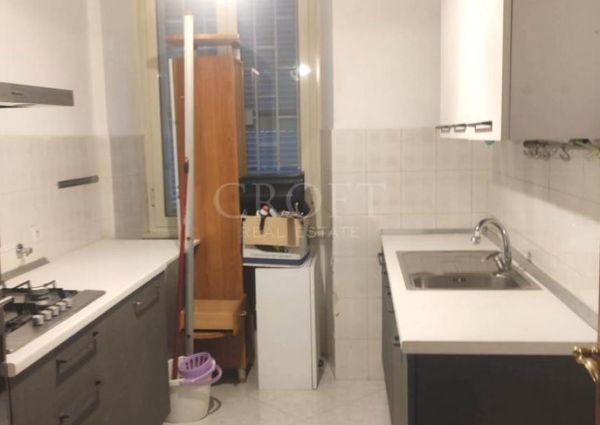 Monteverde Vecchio: Modern 2 bedroom, 2 bath, large living room, separate kitchen. Bright, silent, parquet floors, situated in lovely period building, excellent area, near park. Ref. 2364.