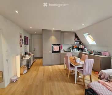 Helle, moderne 3,5-Zimmer-Dachwohnung - Photo 3