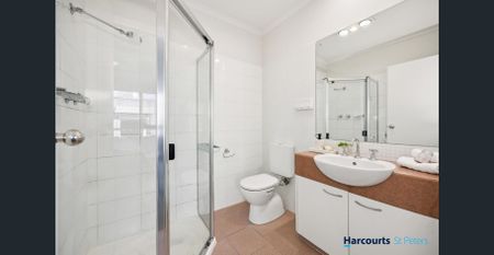 Modern Tri-Level Townhome in Adelaide city - Photo 5