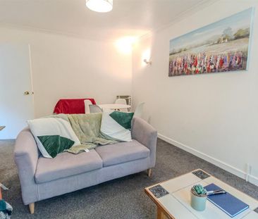 2 bedroom maisonette to rent - Photo 6