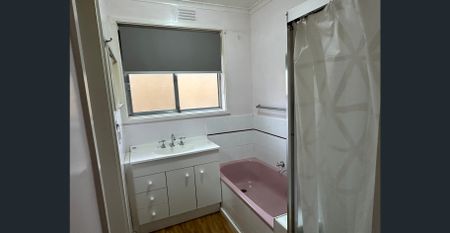 Spacious 3 Bedroom family home - Photo 5