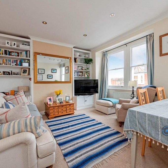 2 bedroom flat to rent - Photo 1