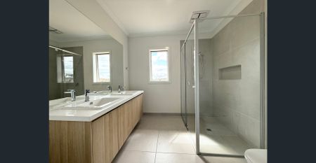 BRAND NEW BUILD - VINEYARD CIRCUIT YARRAWONGA - Photo 4