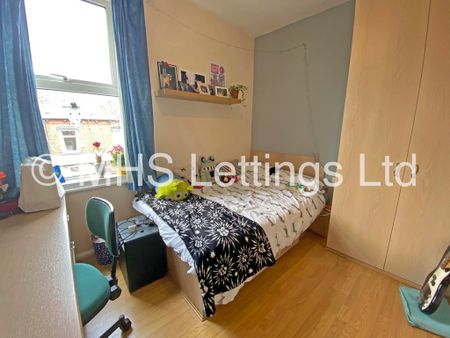 3 Bedroom Mid Terraced House for rent in Lumley Avenue - Photo 5