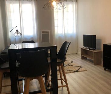 Appartement à louer 2 pièces • Saintes - Photo 4