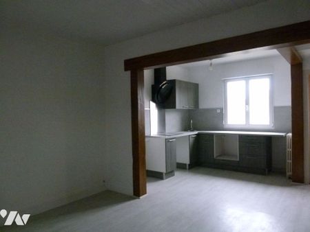 (LOC 2) Maison d'habitation entrée, salon, cuisine, 2 chambres, salle d'eau, WC, garage, jardin - Photo 5