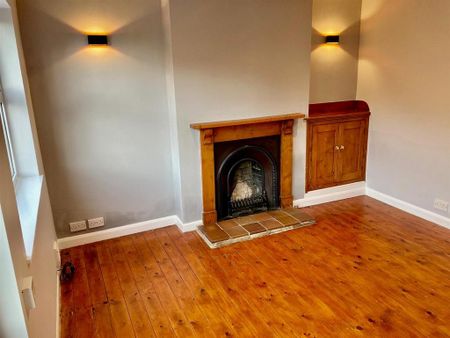 2 bedroom terraced house to rent - Photo 2