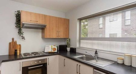 Spacious townhouse so close to the city! - Photo 5