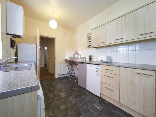 6 bedroom house to rent - Photo 1