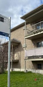 Appartement à louer - grand 4 1/2/ App for rent-large 2 bedrooms - Photo 3