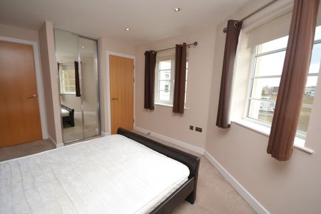 3 bed Penthouse for Rent - Photo 4