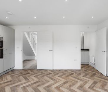 3 bedroom end of terrace house to rent - Photo 5