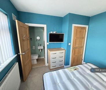 4 bedroom bungalow to rent - Photo 3