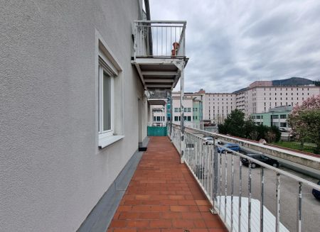 Helle 2-Zimmer-Wohnung mit Südbalkon, zentrumsnahe Lage - Photo 4