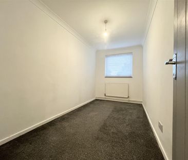 2 Bedroom Flat - Purpose Built To Let - Photo 5