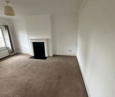 2 Bed Flat, Stratheden Road, SE3 - Photo 1