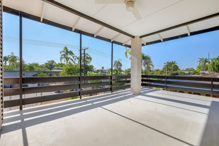 23 Easther Crescent, - Photo 5