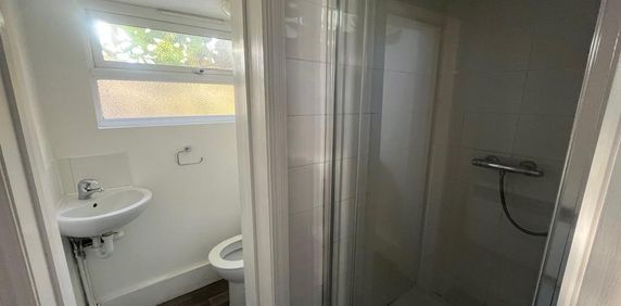 1 bedroom property to rent - Photo 2