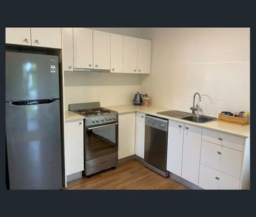 Cozy Granny Flat with Private Access, Great Location! - Photo 4