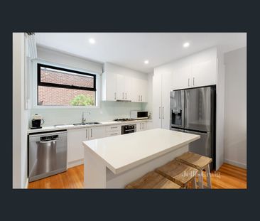 Modern 3-Bedroom Townhouse with Style, Space & Sunlight - Photo 4