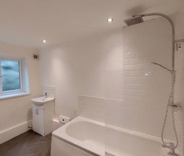 3 bedroom end of terrace house to rent - Photo 5