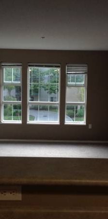 Bright & Spacious 2 bedroom apartment - Photo 1