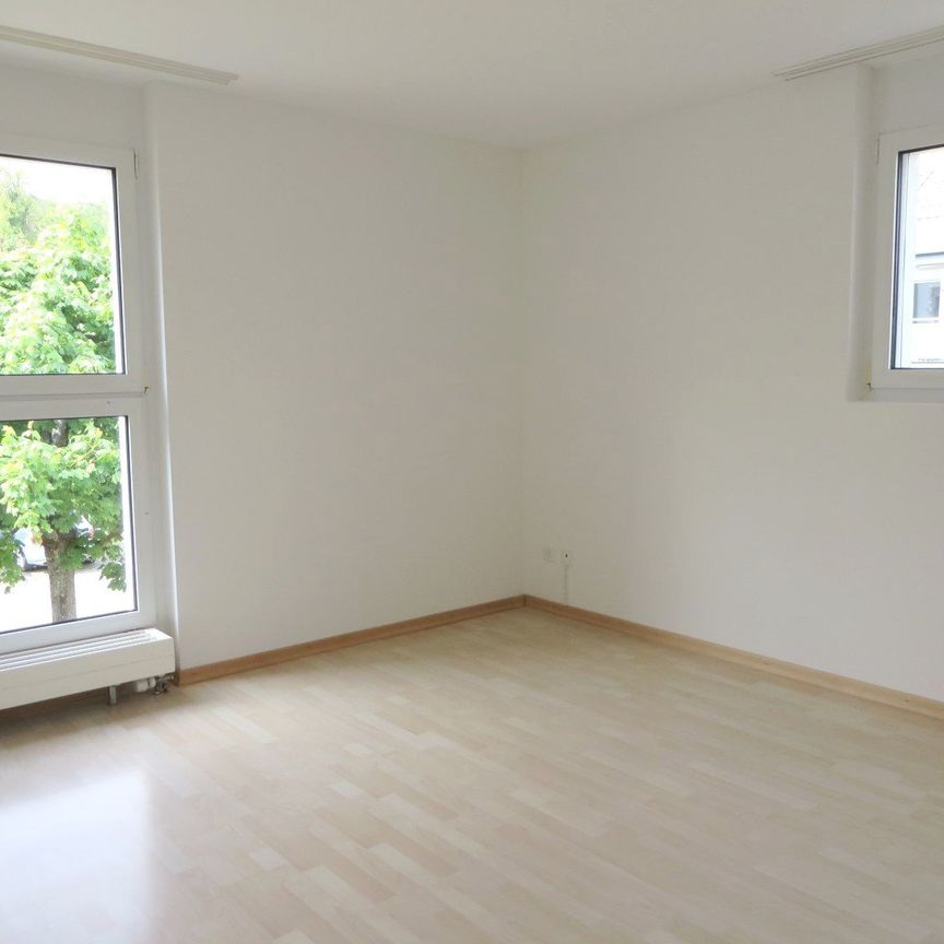 "Schöne, helle 4½-Zimmer-Wohnung in Wangen bei Olten zu vermieten:" - Foto 1