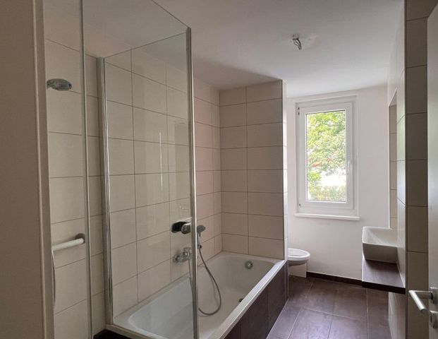 2-Raum-Wohnung mit modernem Grundriss und Balkon - Foto 1