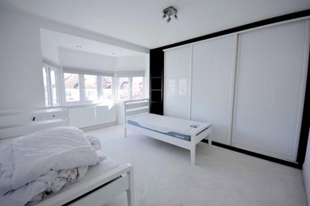 5 bedroom detached house to rent - Photo 4