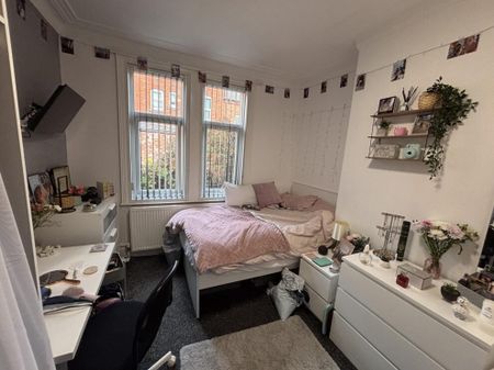 70 Flat 1 Headingley Avenue, Leeds, LS6 3ER - Photo 4