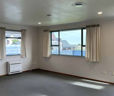 GREYMOUTH - 3 BEDROOM - Photo 3