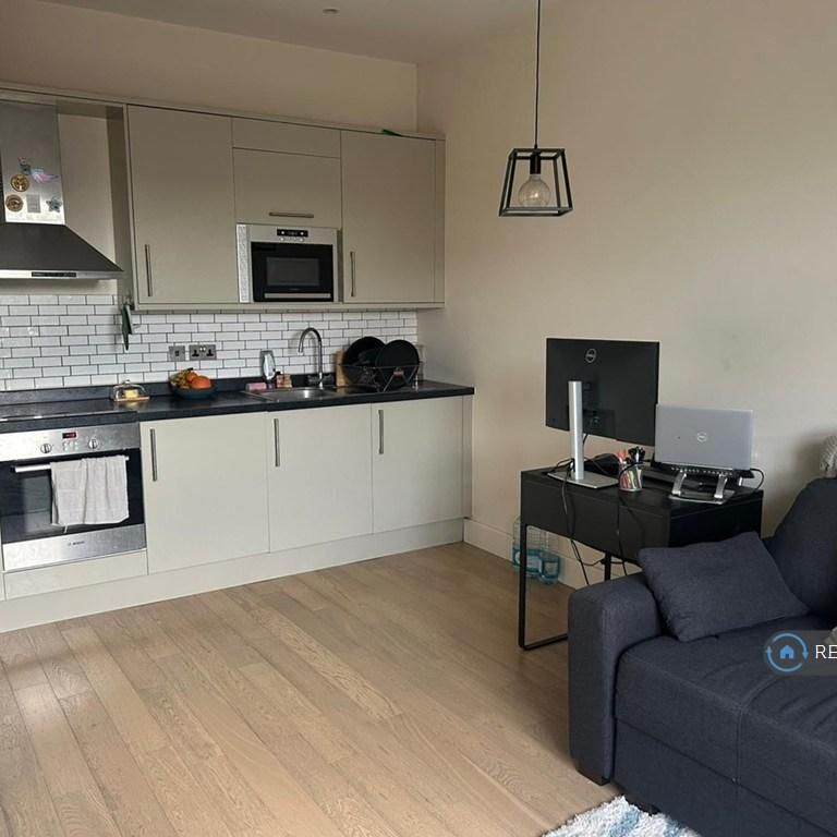 1 bedroom flat to rent - Photo 1