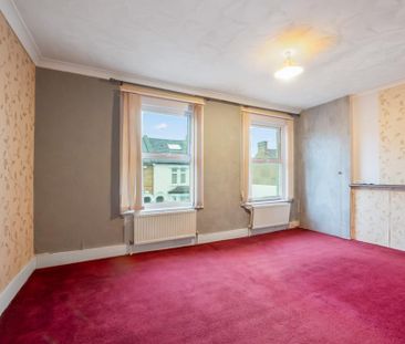 3 bedroom end of terrace house to rent - Photo 4