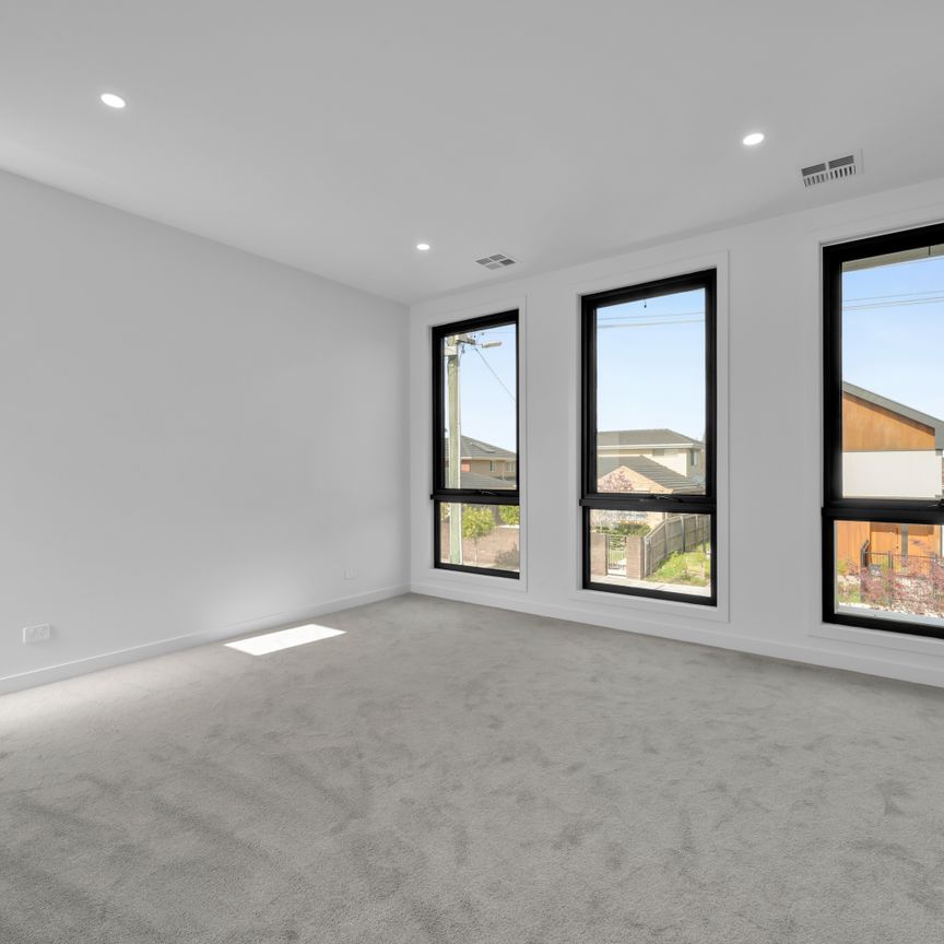 1B Normanby Road, Bentleigh East VIC 3165 - Photo 1