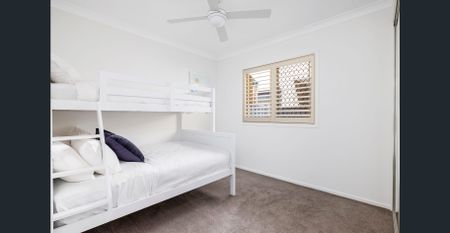 Fully furnished luxury 4-bedroom 3-bathroom home on the coast in Salamander Bay - Photo 3