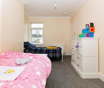 Hambrook Road, GOSPORT - Photo 2