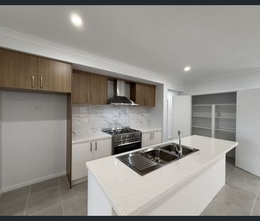 Modern Family Home! - Photo 6