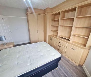 Conway Road, Sale, M33 - Photo 3