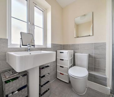 2 bedroom semi-detached house to rent - Photo 6