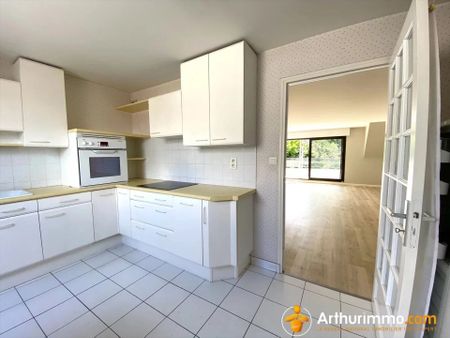 Location Appartement 4 pièces 120 m2 à Quimper - Photo 2