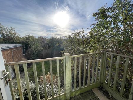 3 bedroom detached house to rent - Photo 4