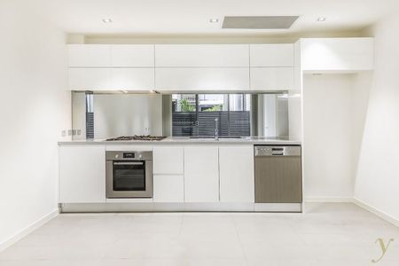 54 FORMOSA | Spacious One Bedroom with Parking! - Photo 3