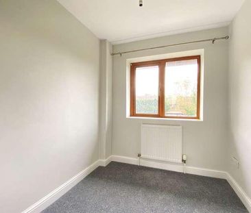 Hatch Warren, Basingstoke, RG22 - Photo 1